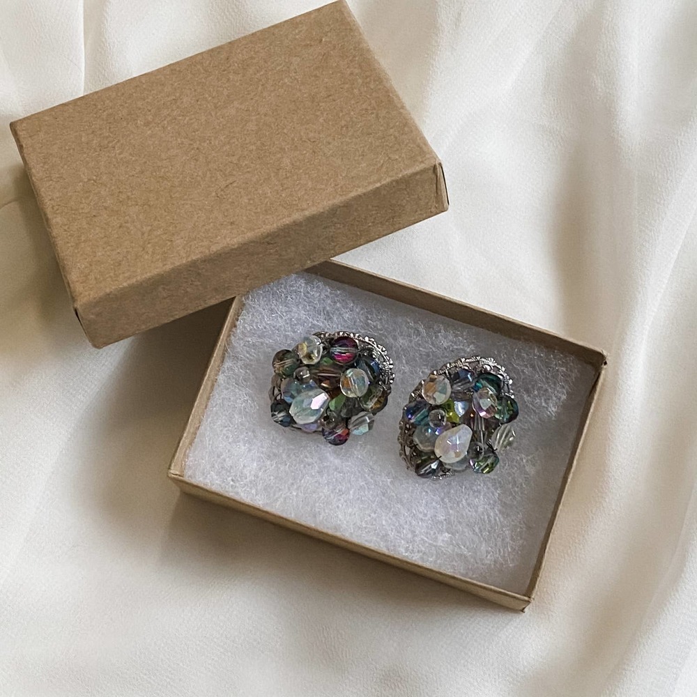 VTG Aurora Borealis Cluster Bead Clip Earrings - Picture 4 of 7